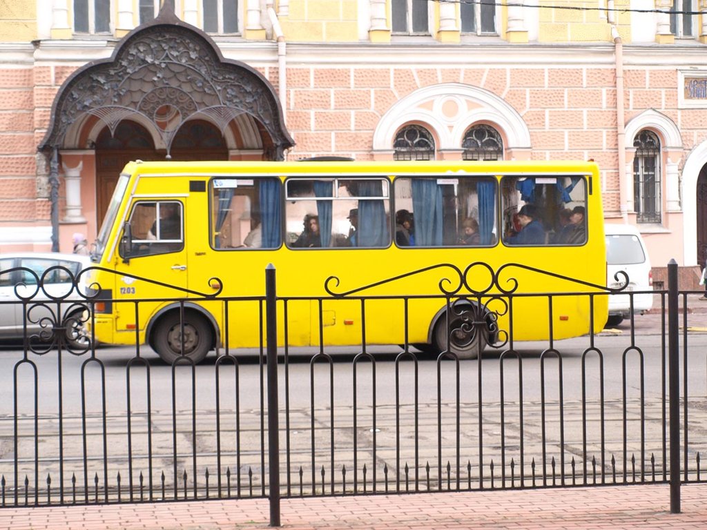 Ukraine_Odessa_Verkehr_Bus_1200.jpg