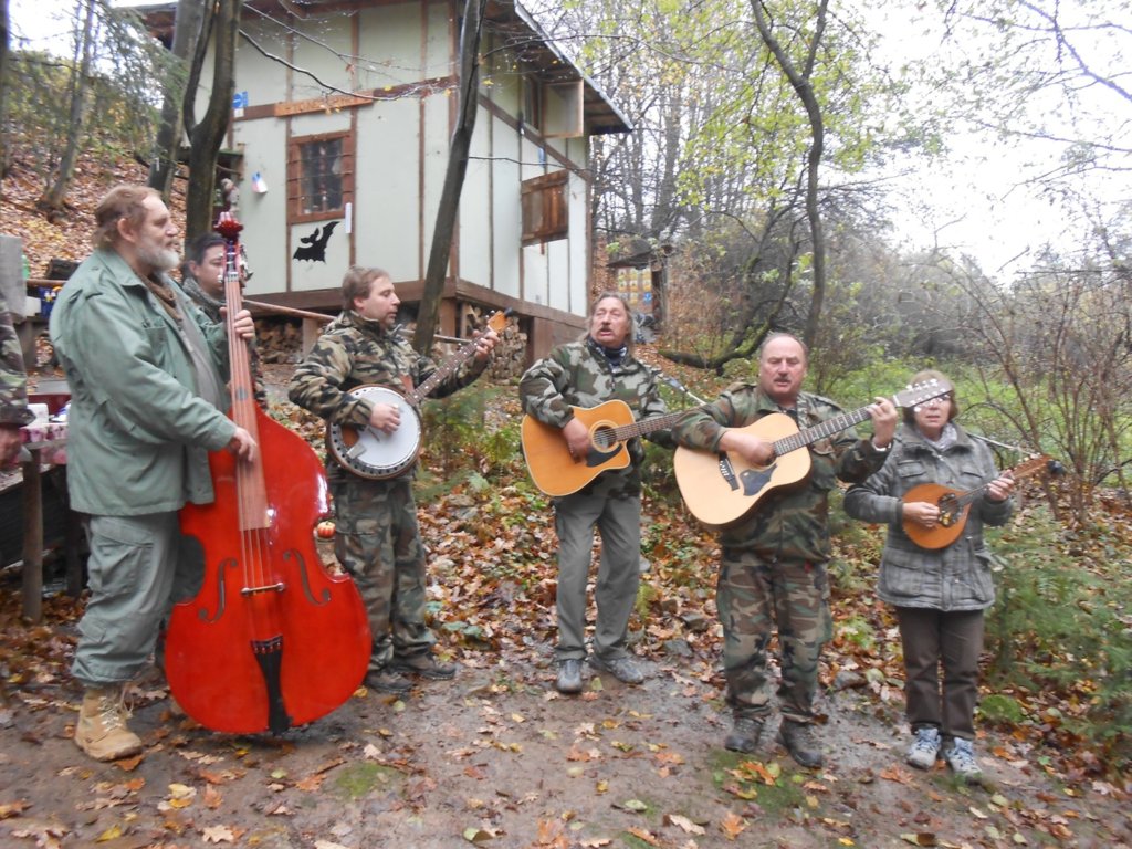 vzpomínkový ohen oli 8.11.2014 040.jpg
