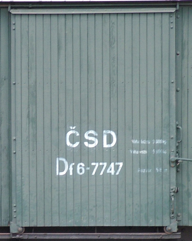 dvere_drevo.jpg