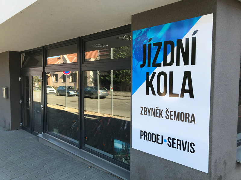 prodejnaKoll2.jpg