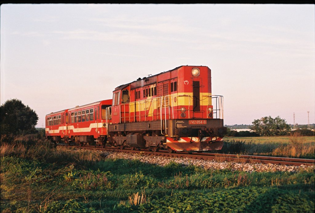 742 054_2007a.jpg