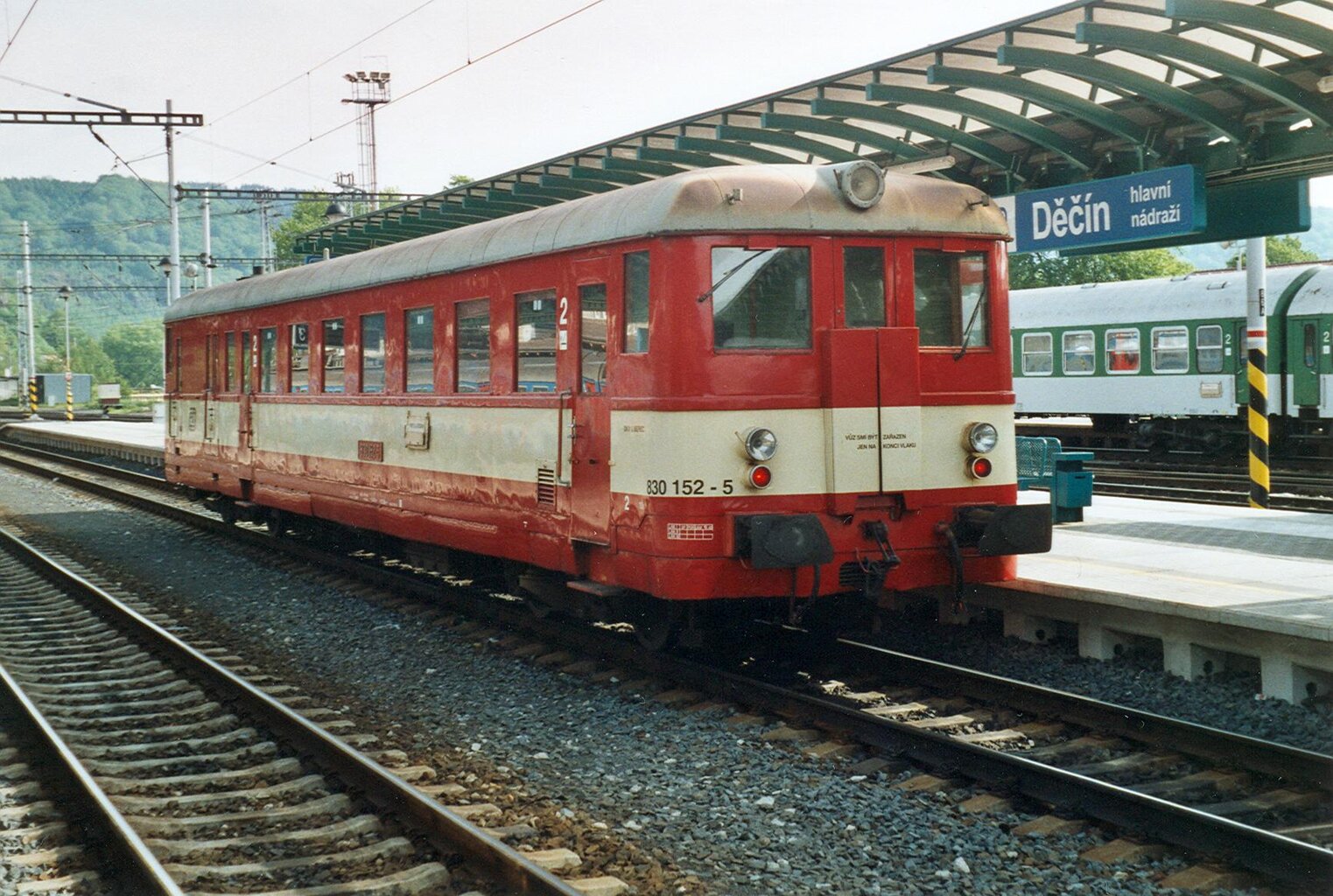 Děčín,_motorový_vůz_830.152.jpg