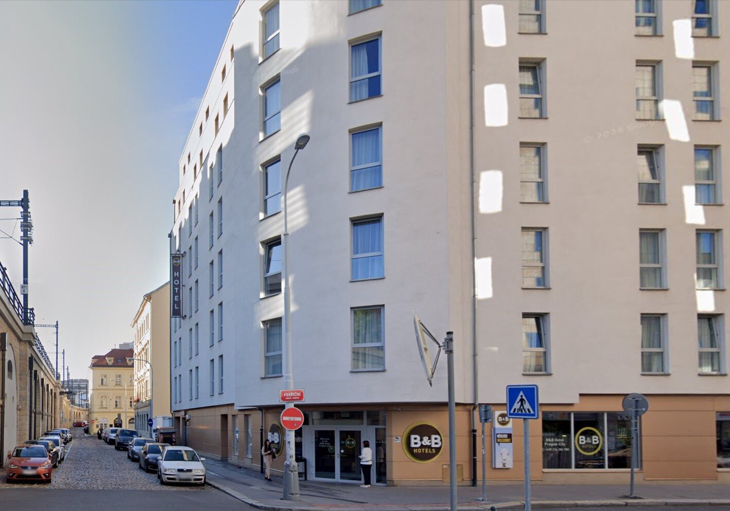 hotel2.jpg hotel2.jpg