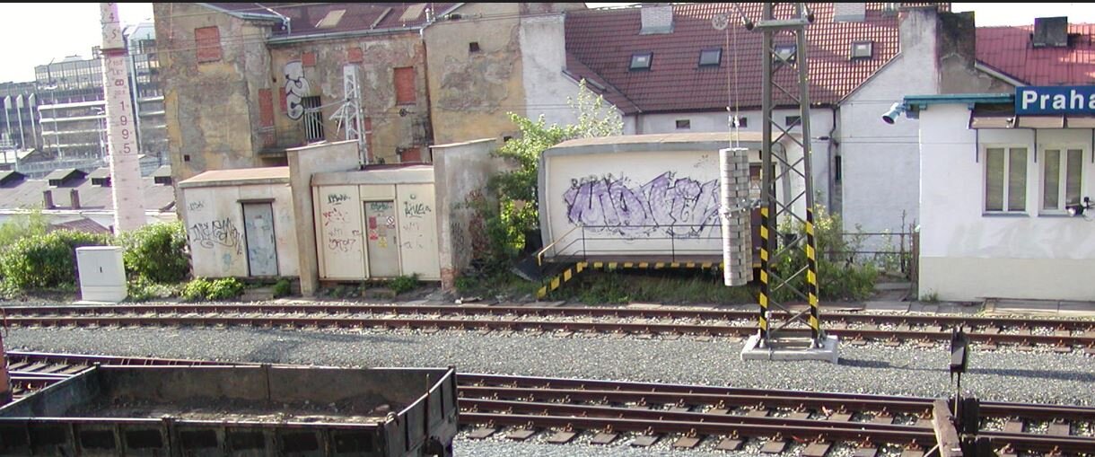 2305praha_zbourane1.JPG